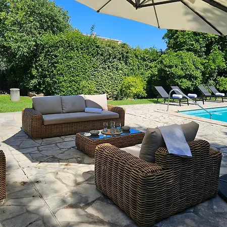 Mas De Charme Avec Piscine أنتيب