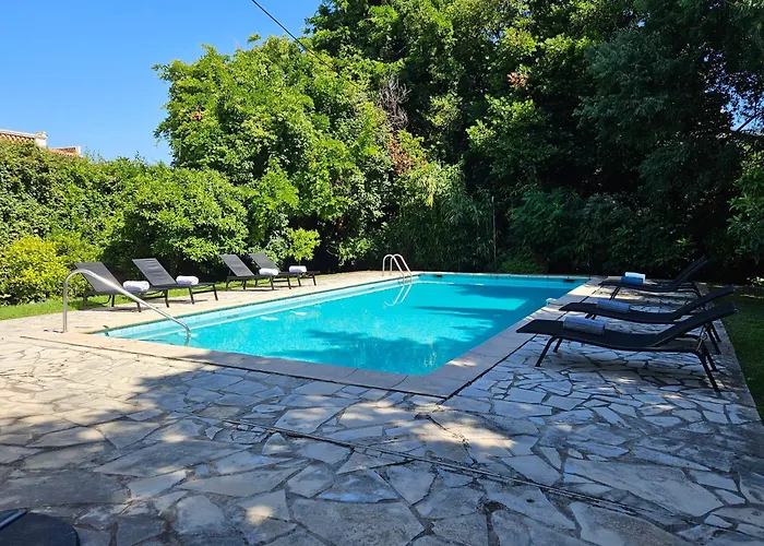 Mas De Charme Avec Piscine וילה אנטיב