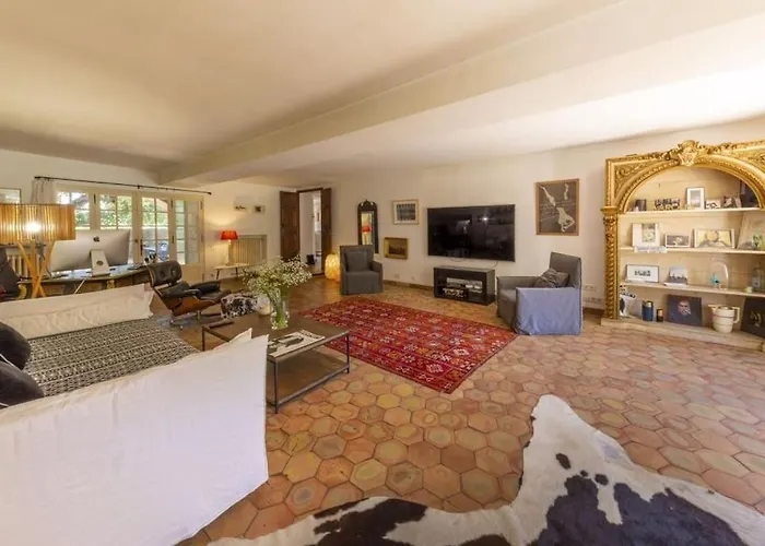 וילה Mas De Charme Avec Piscine *