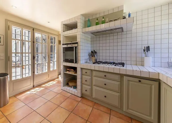 Mas De Charme Avec Piscine אנטיב